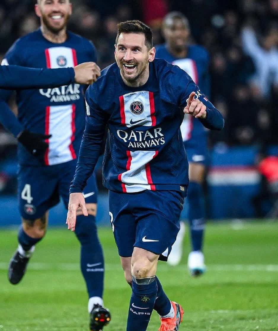 开云体育-梅西在切尔西比赛中关键助攻,高光表现引发热议!的简单介绍