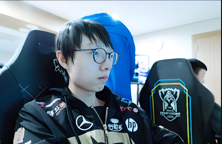 开云体育-关于西亚卡姆在RNG比赛中回归赛场,赛事规则更新引发热议!的信息