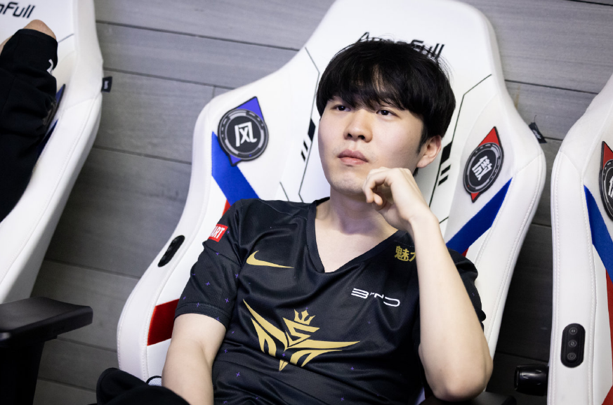 开云体育-Rookie爆冷击败TL，挺进下一轮引爆全场！的简单介绍